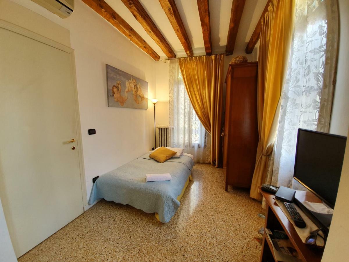 Alloggi Alla Rivetta Venice Exterior photo